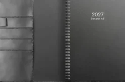 Kalender Senator A5 svart konstläder med slejf 2027