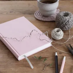 Olinjerad Blank Book A5 256 sidor Dusty Rose