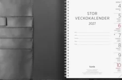 Stor Veckokalender svart konstläder med slejf 2027